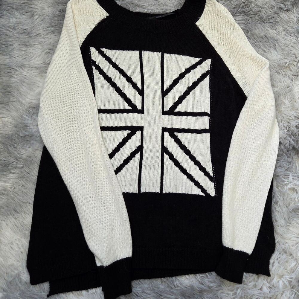FOREVER 21 Woman's Black and White Long Sleeve Crew Neck Sweater size L